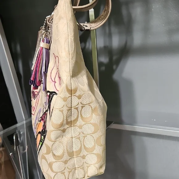 COACH EUC POPPY TOTE AND MATCHING WRISLET BUNDLE - Picture 7 of 16